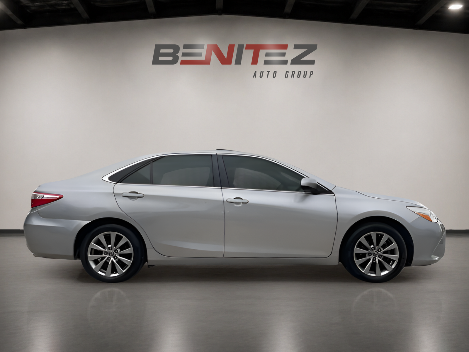 2016 Toyota Camry XLE — photo 6