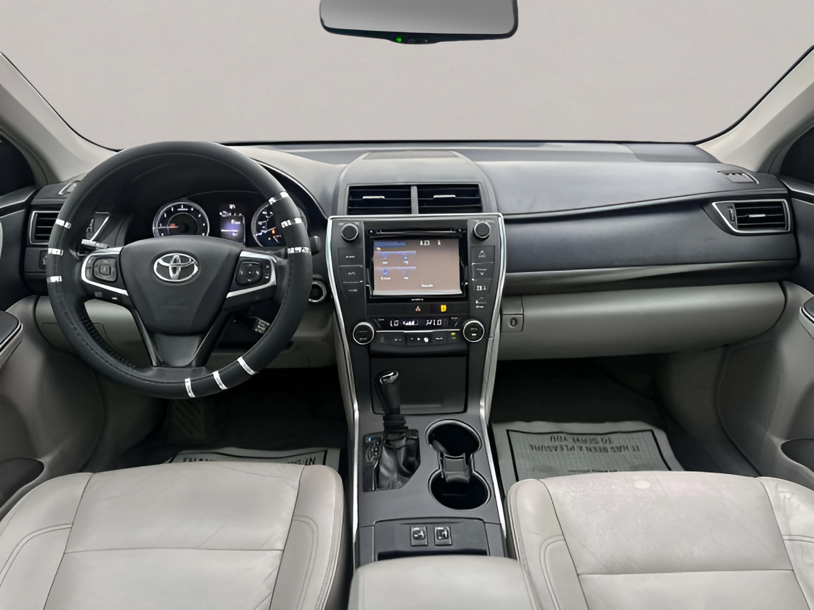 2016 Toyota Camry XLE — photo 9