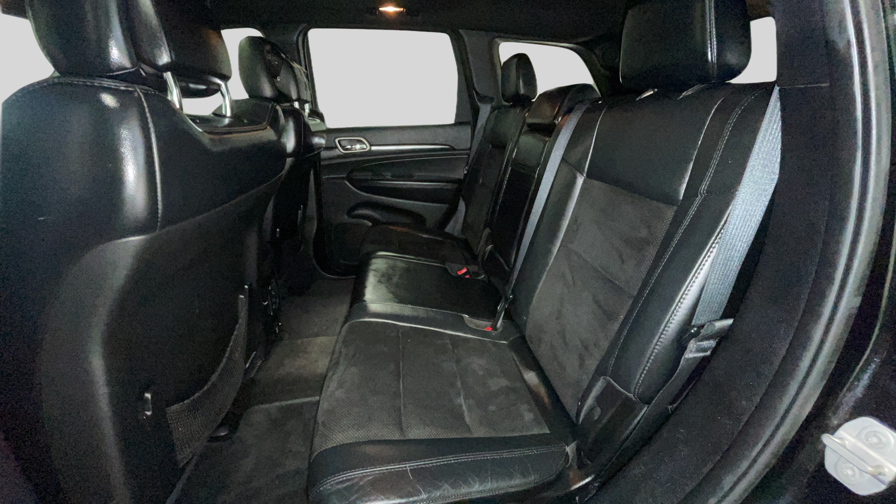 2015 Jeep Grand Cherokee Altitude - Photo 16