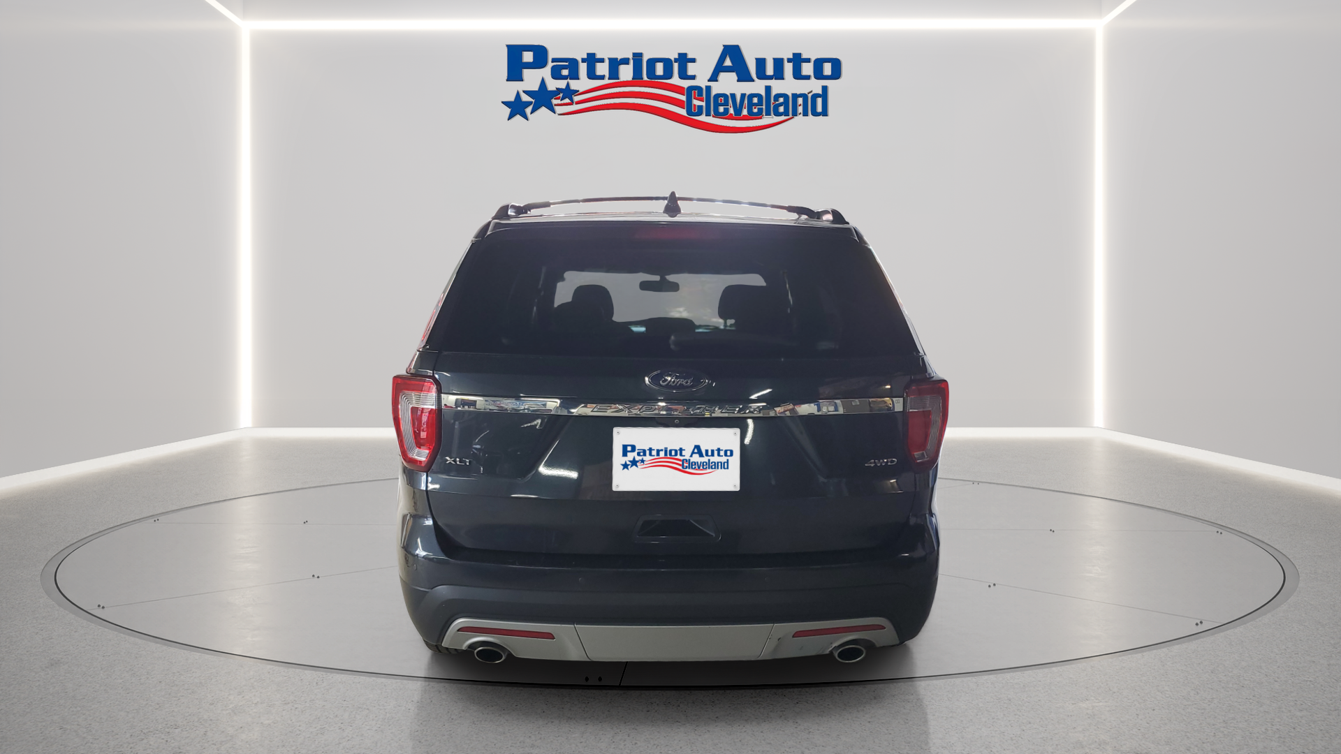 Photo 4 of 2017 Ford Explorer XLT