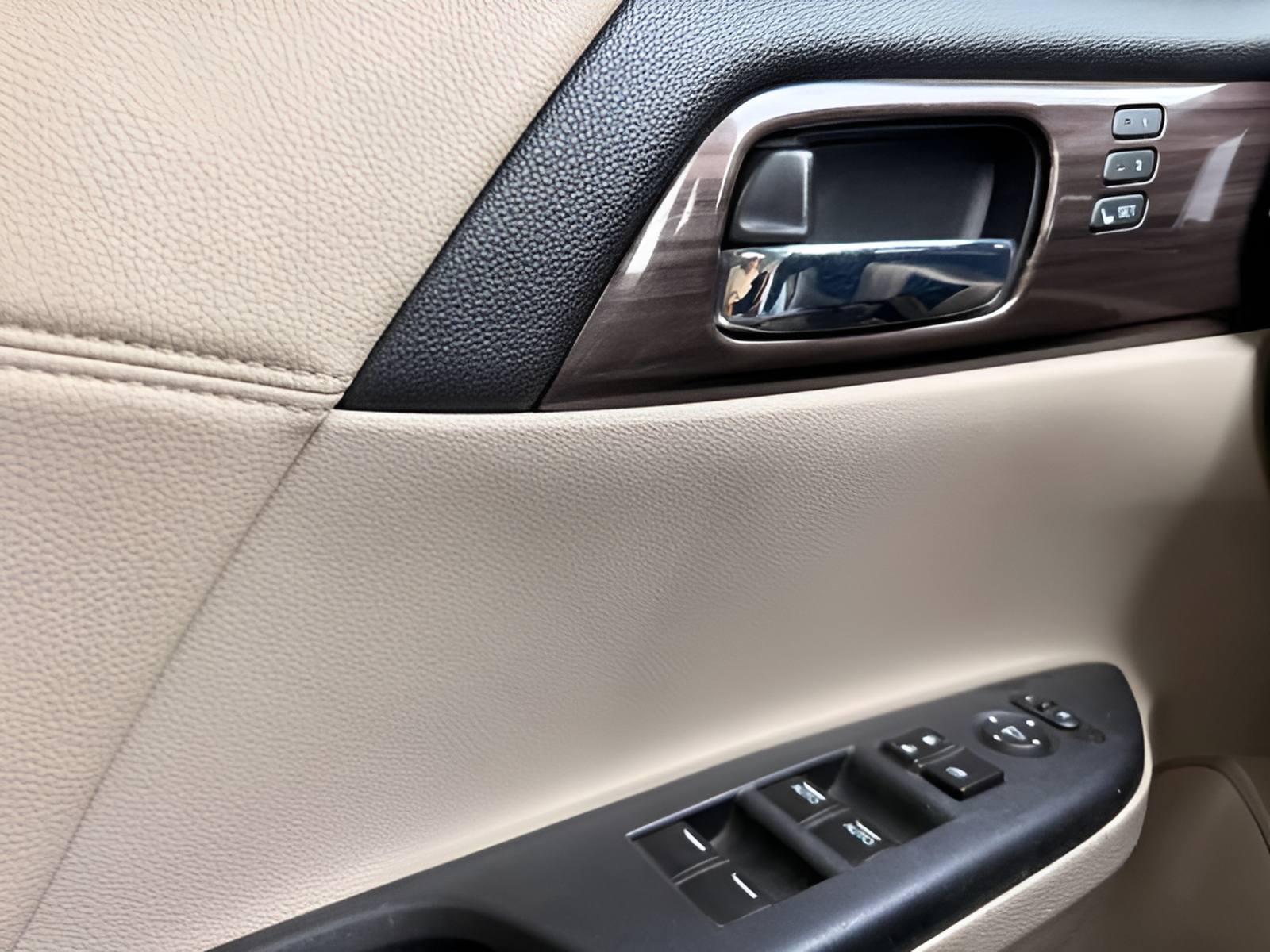 2017 Honda Accord EX-L - Photo 18
