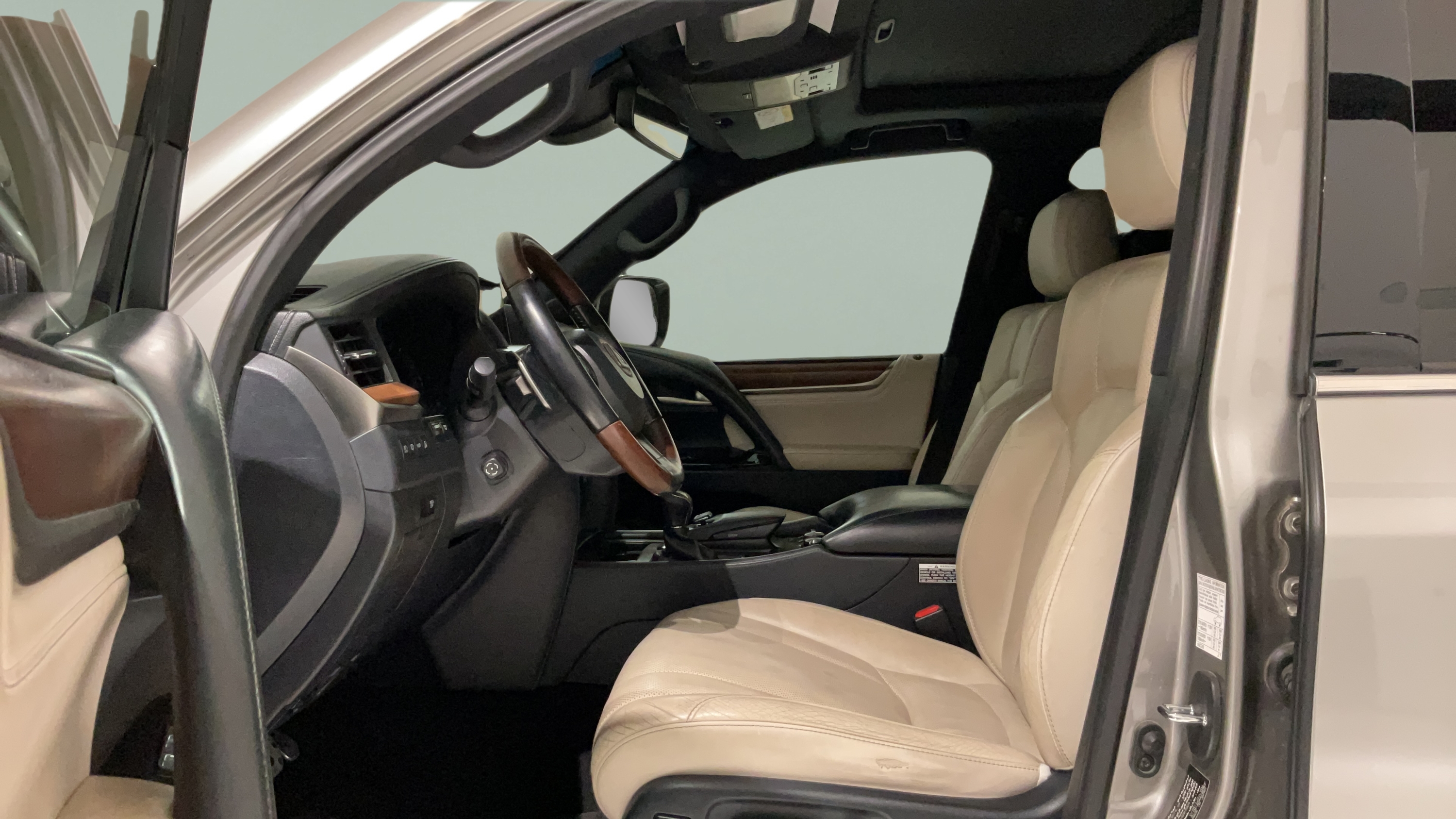 Lexus LX570