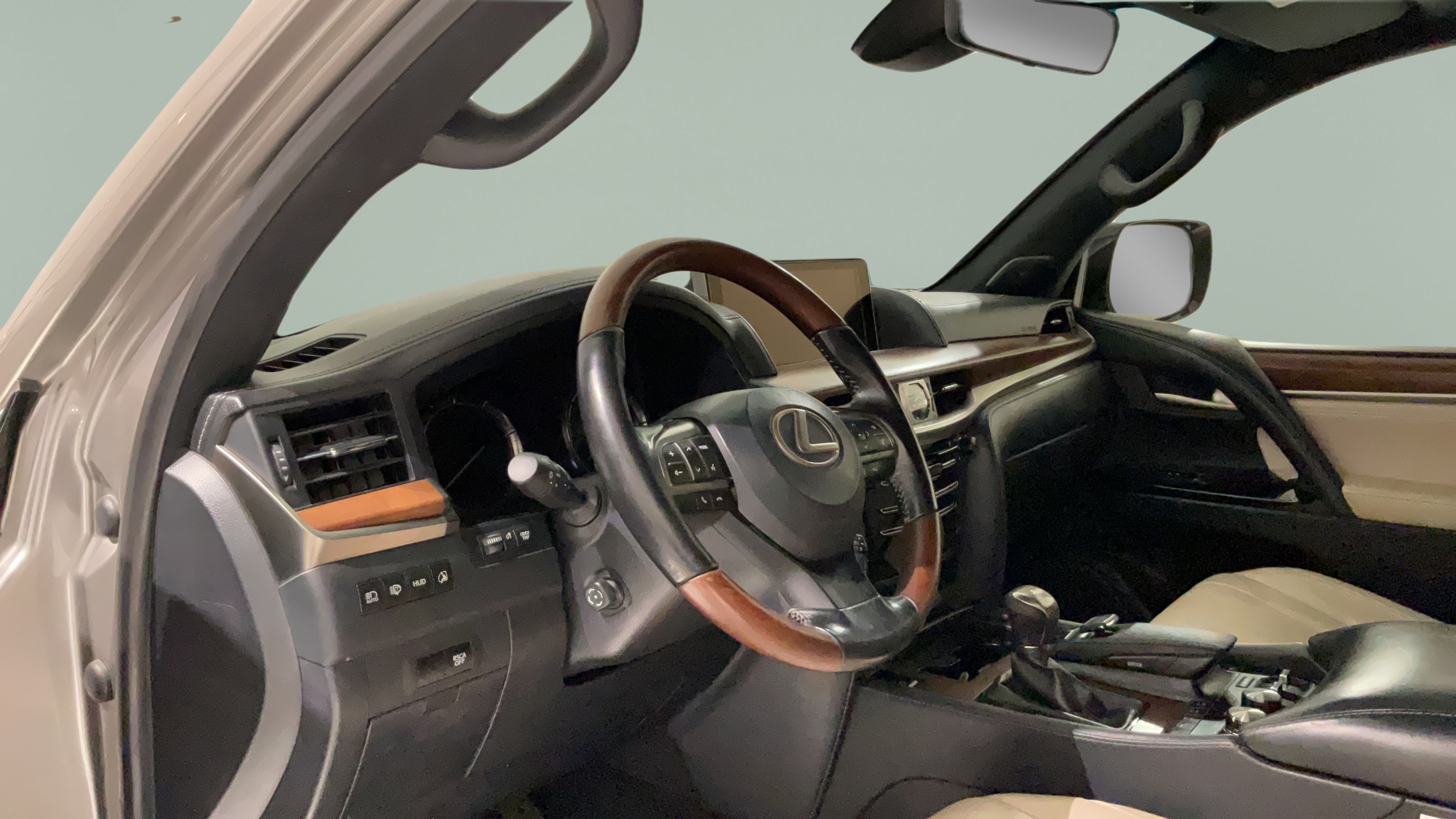 Lexus LX570