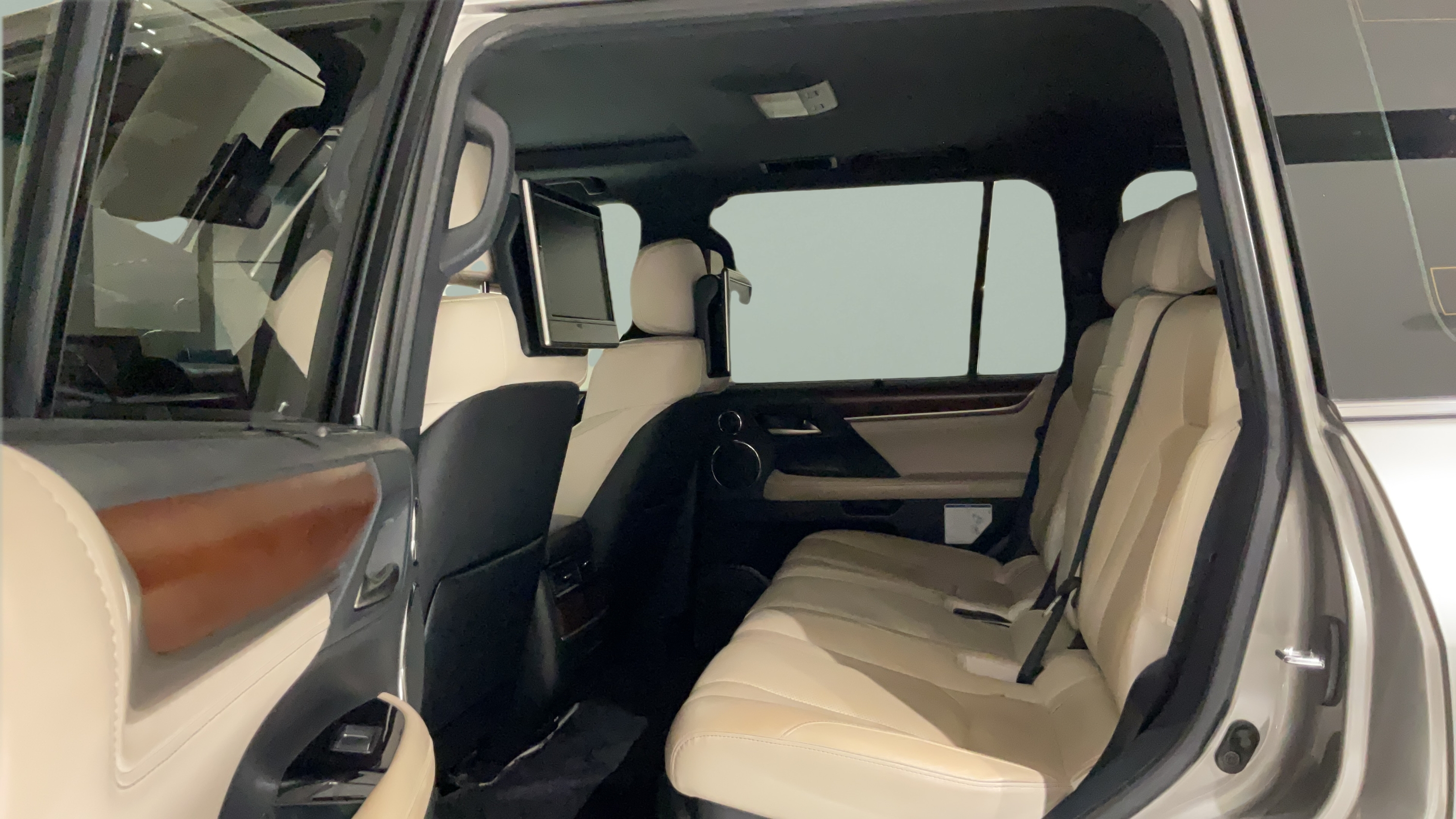 Lexus LX570