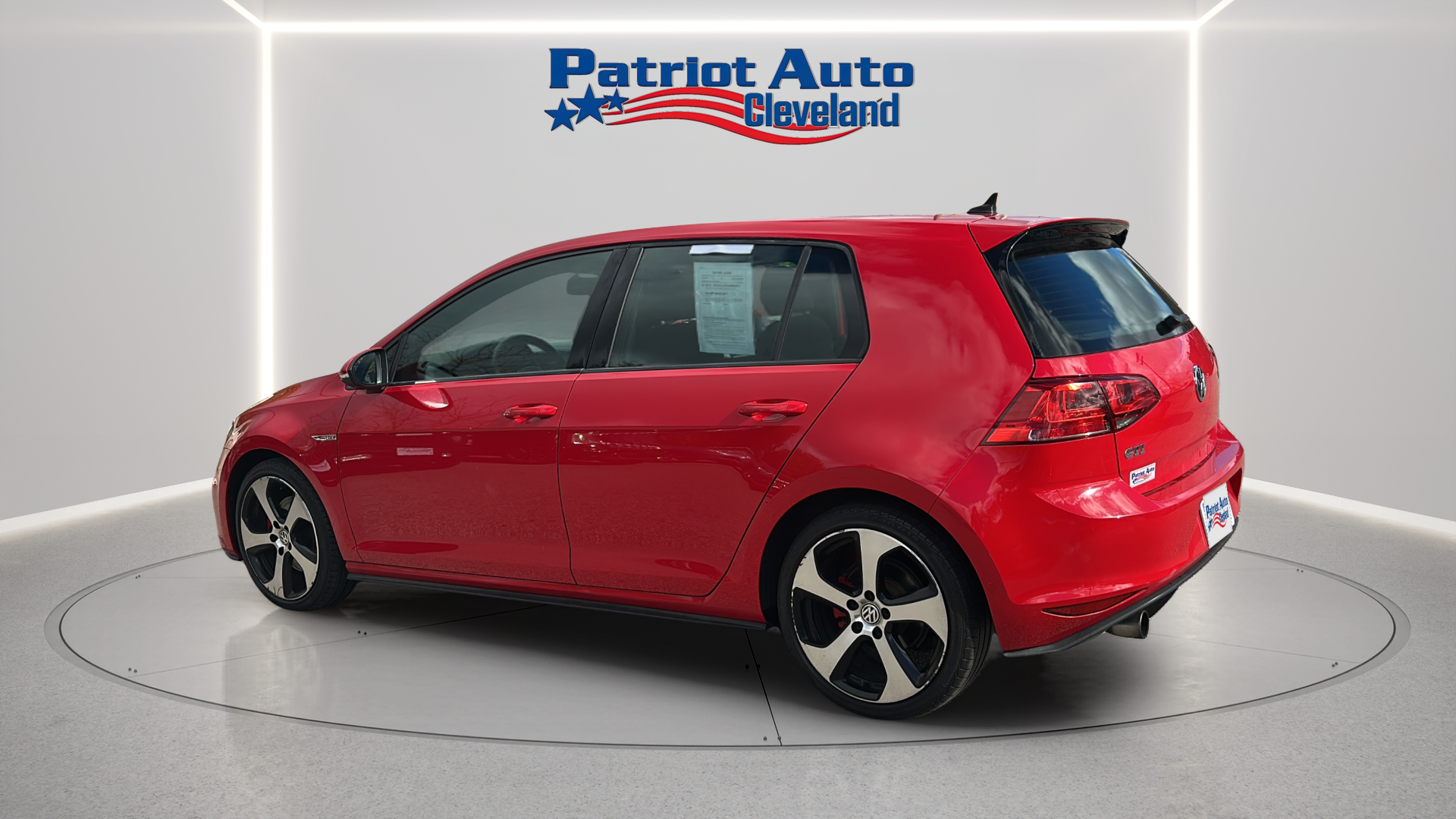 Photo 3 of 2017 Volkswagen Golf GTI S