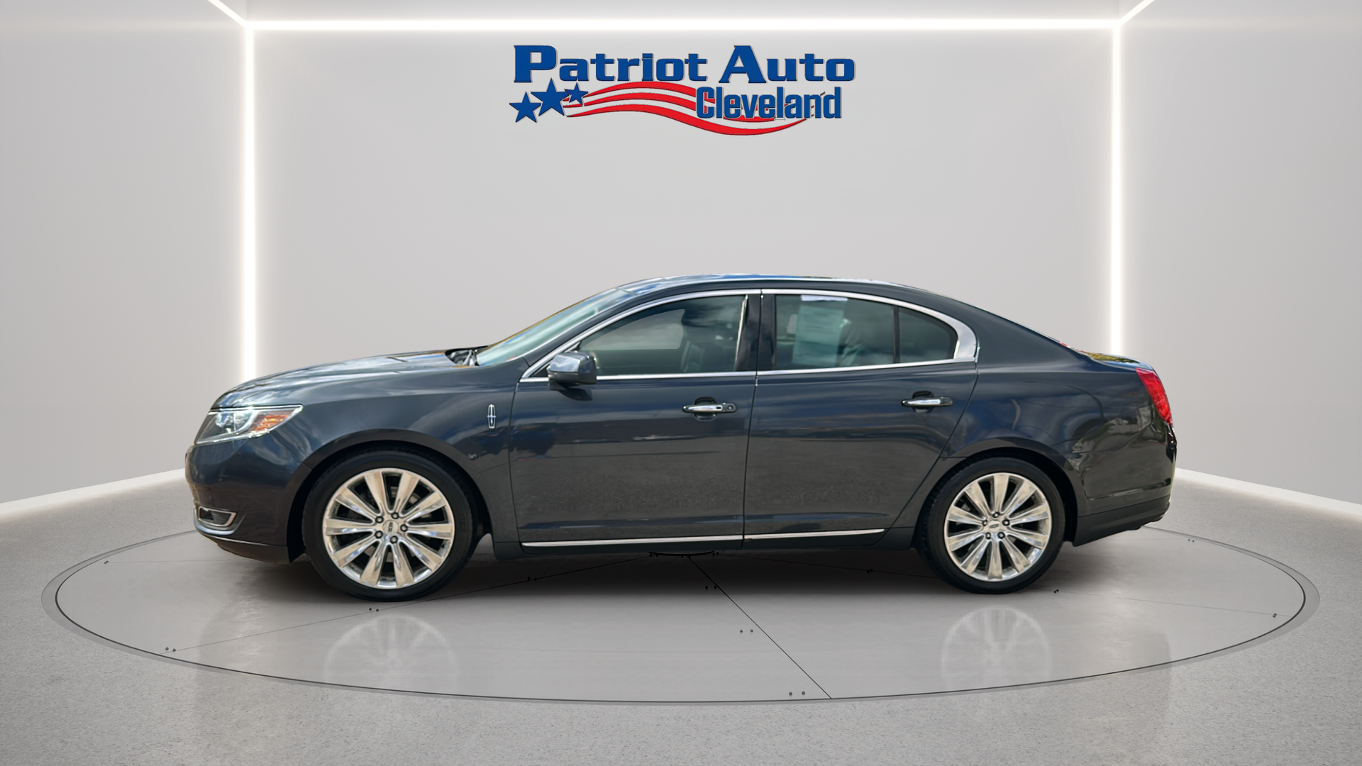 2014 Lincoln MKS Ecoboost - Image 2